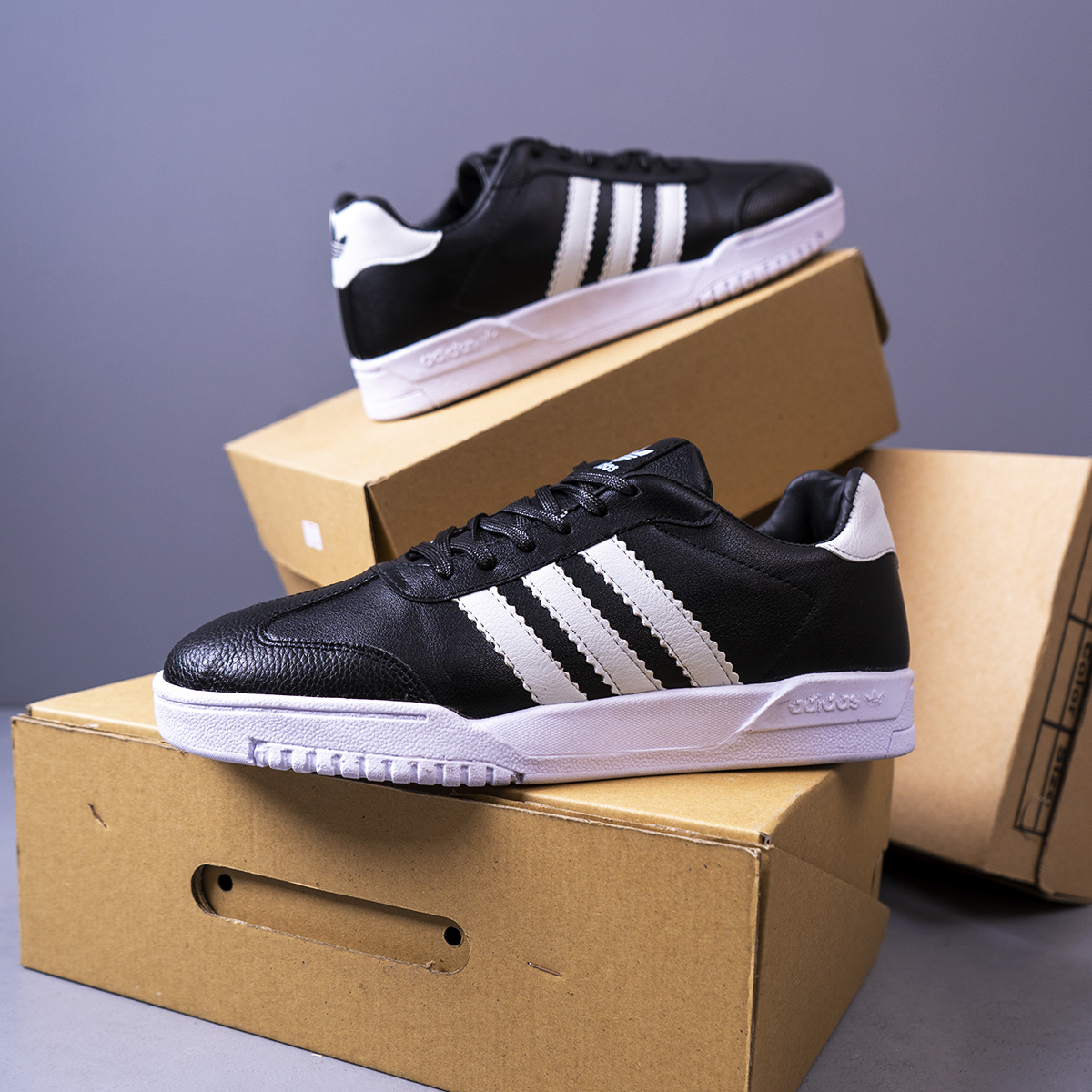 كفش ورزشي adidas مشكي مدل Aksa