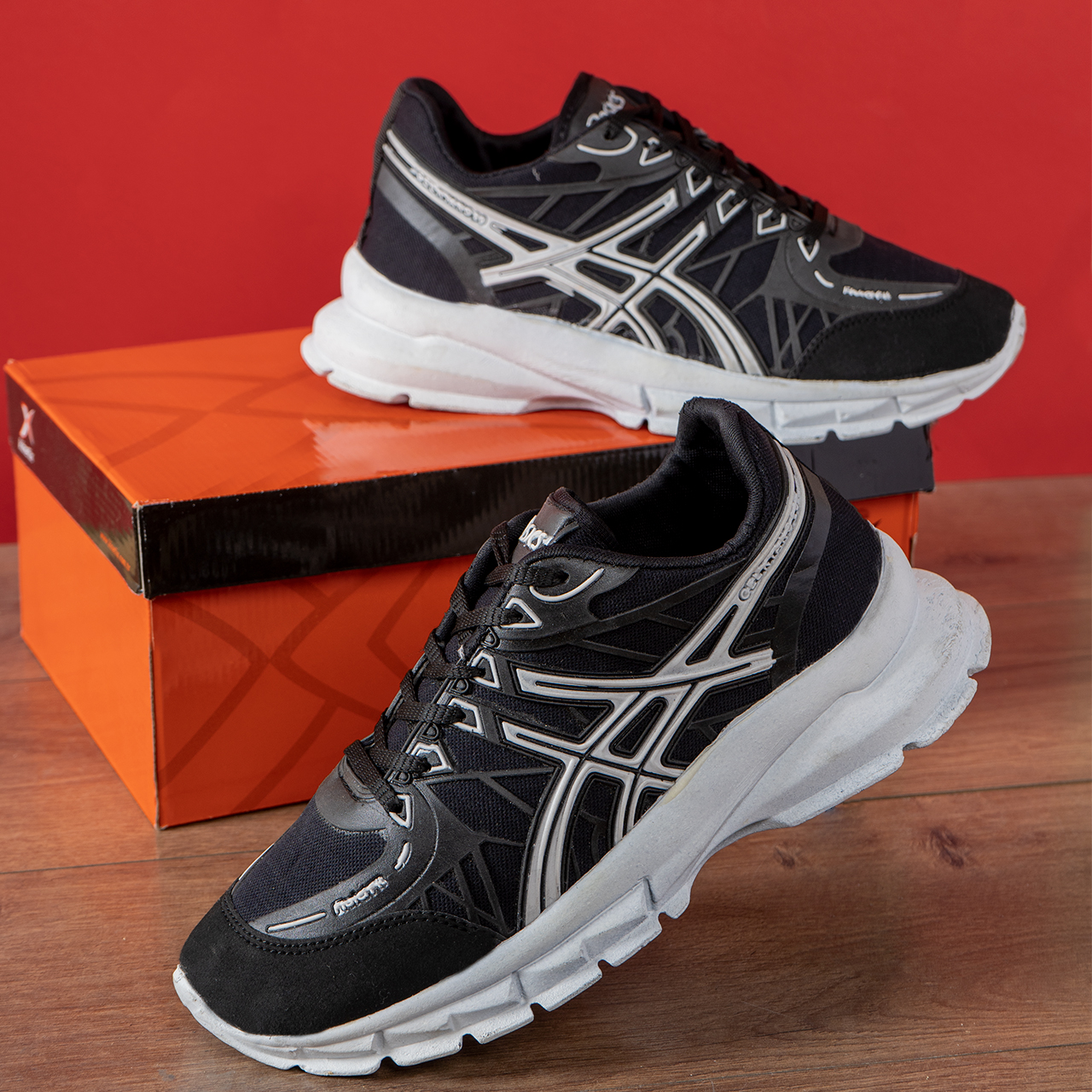 کفش ورزشی Asics مردانه مشکی سفید مدل Kaloni