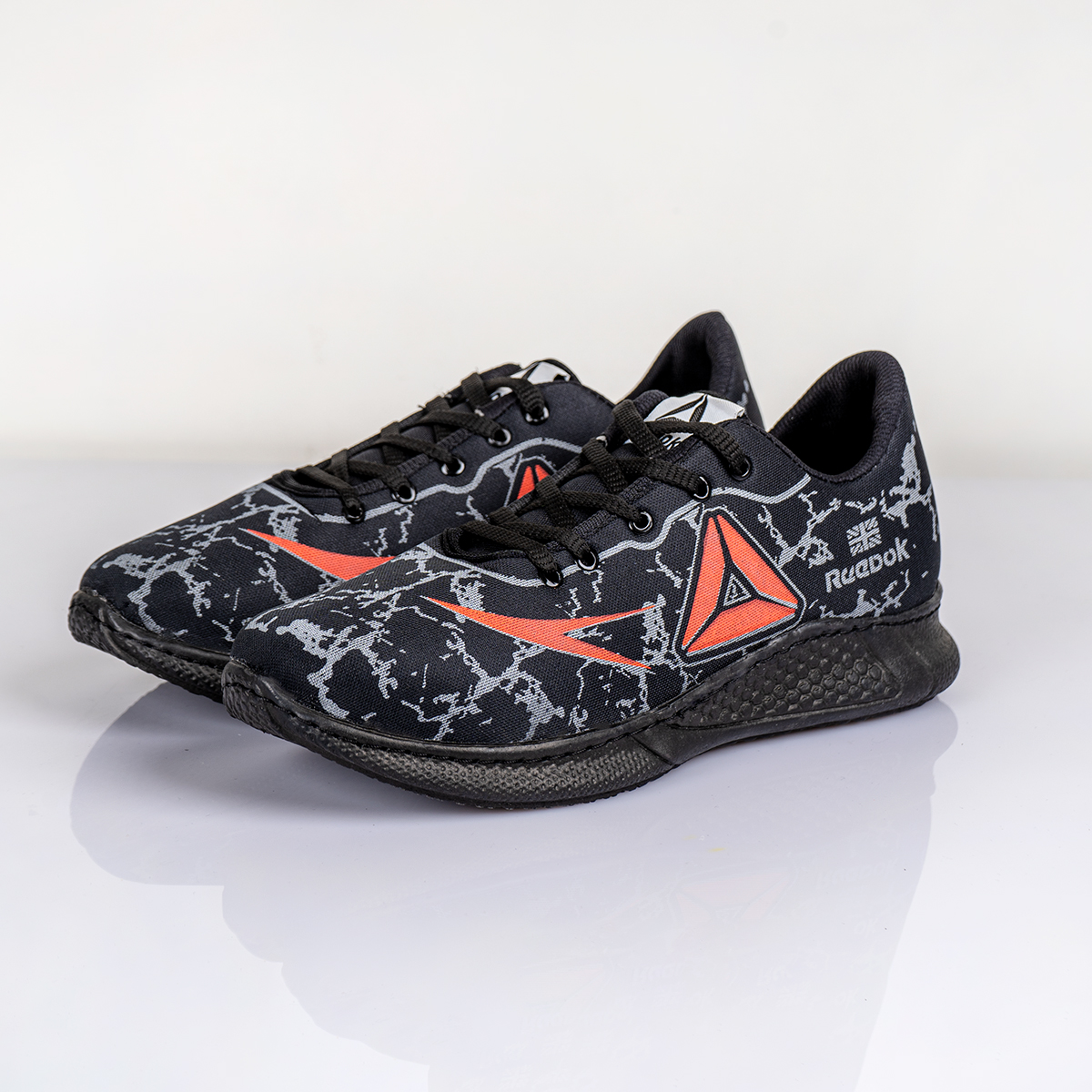 کفش مردانهReebok مشکی قرمز مدل Aishin(T)