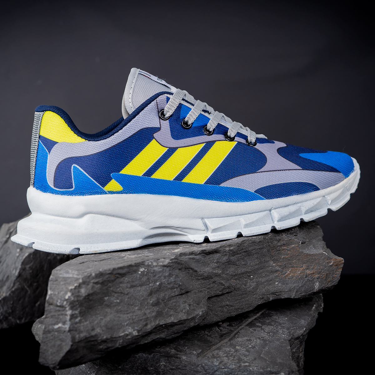 کفش ورزشی Adidas مردانه زرد آبی مدل Tacha