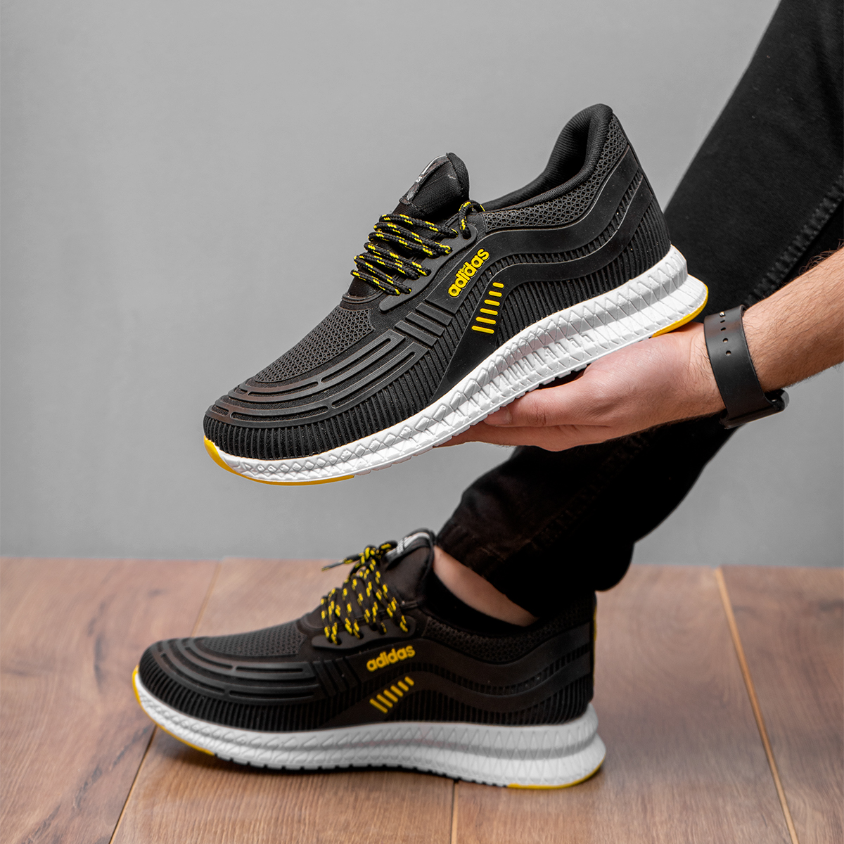 کفش ورزشی Adidas مردانه مشکی زرد مدلPardad