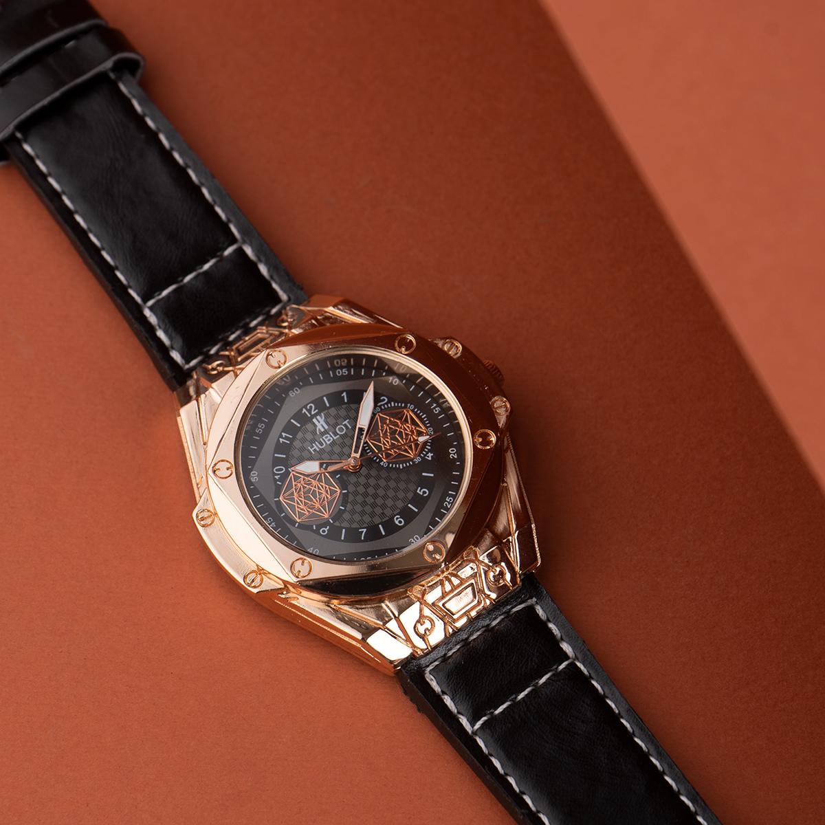 ساعت مچی Hublot قاب رزگلد مدل G705