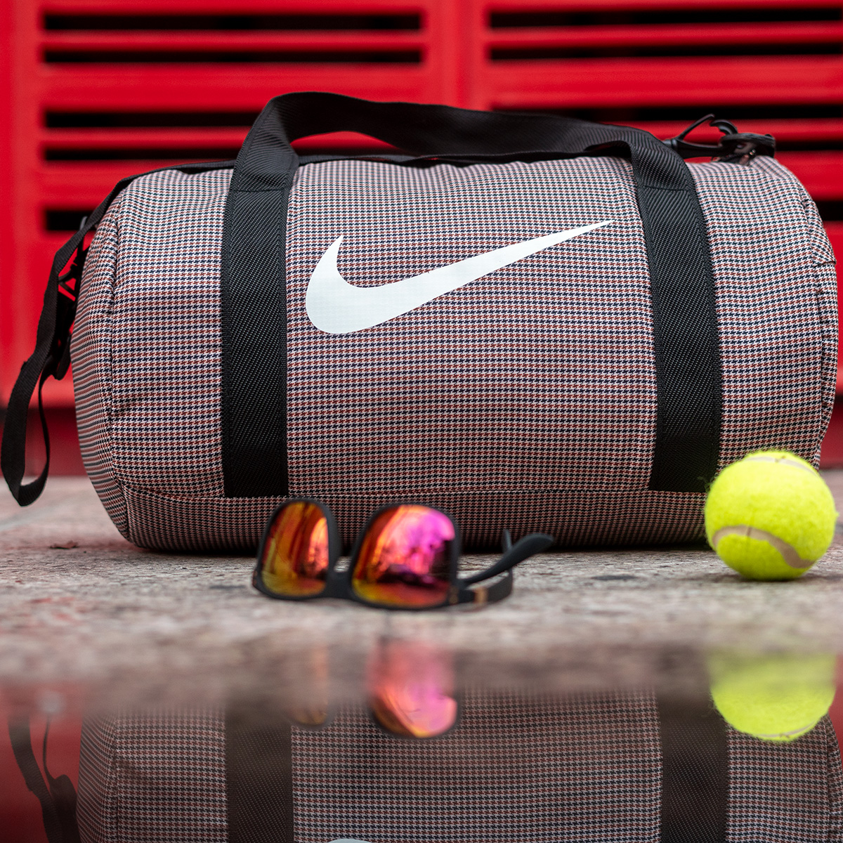 ساک ورزشی Nike چهارخونه کرم مدل Arman