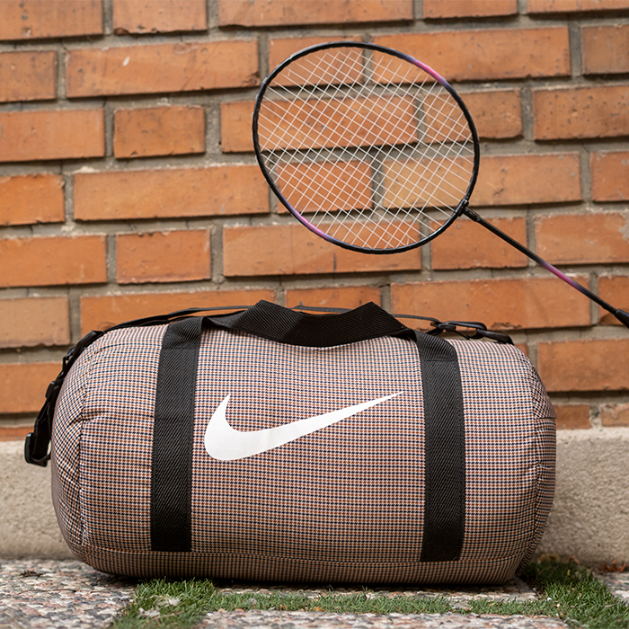 ساک ورزشی Nike چهارخونه کرم مدل Arman