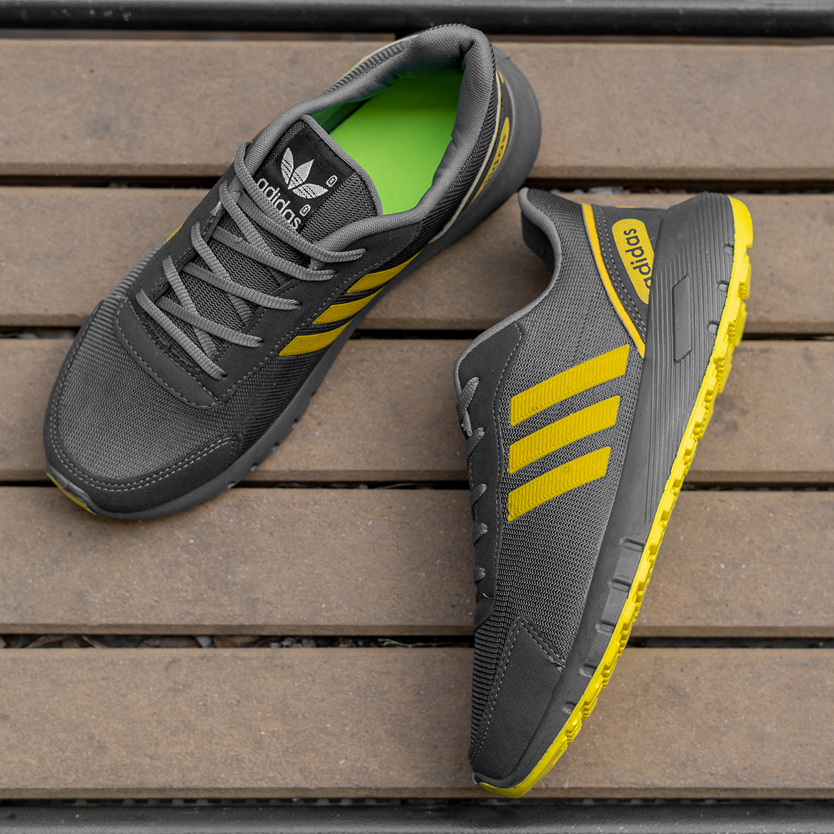 کفش ورزشی Adidas مردانه طوسی زرد مدل Matikan