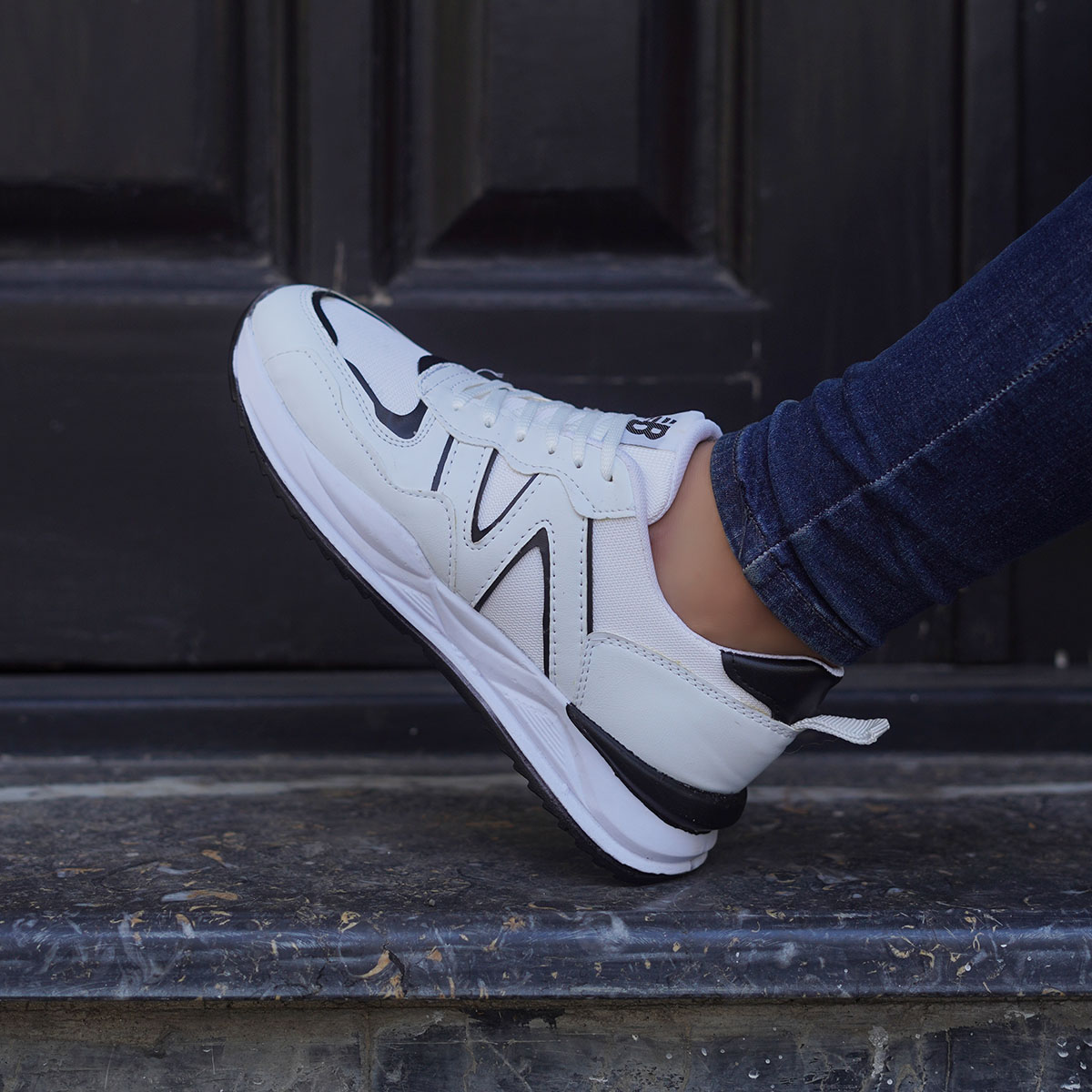 کفش ورزشی New Balance مردانه سفید مدل Romano