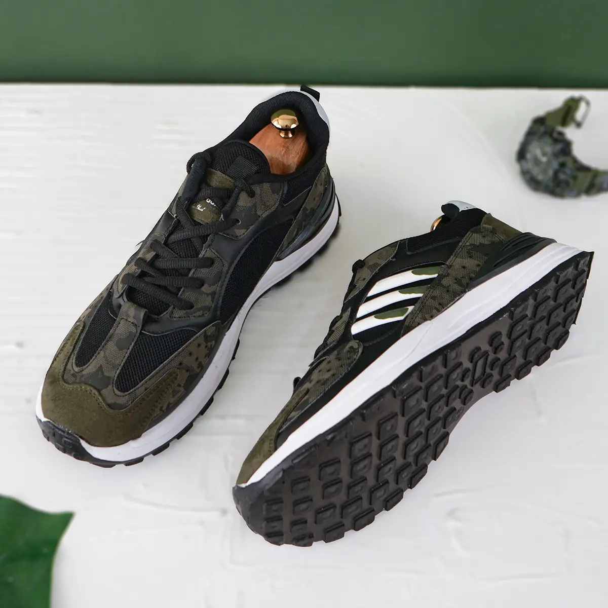 کفش ورزشی مردانه مشکی سبز ( چریکی ) Adidas مدل Toka