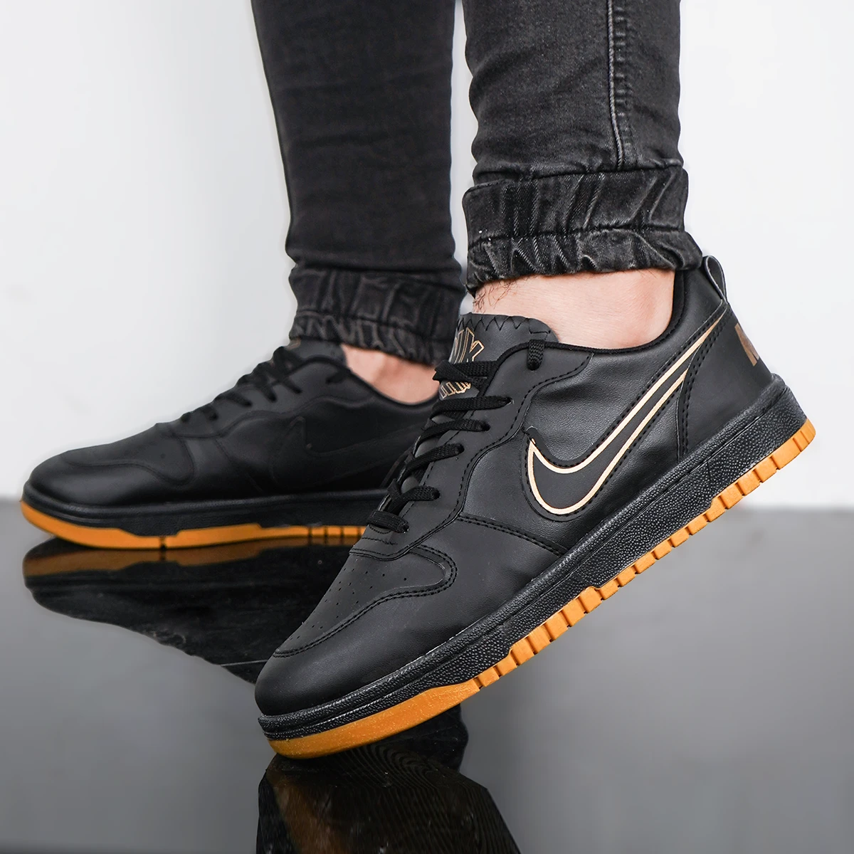 کفش اسپرت مشکی مردانه Nike مدل SB Dunk
