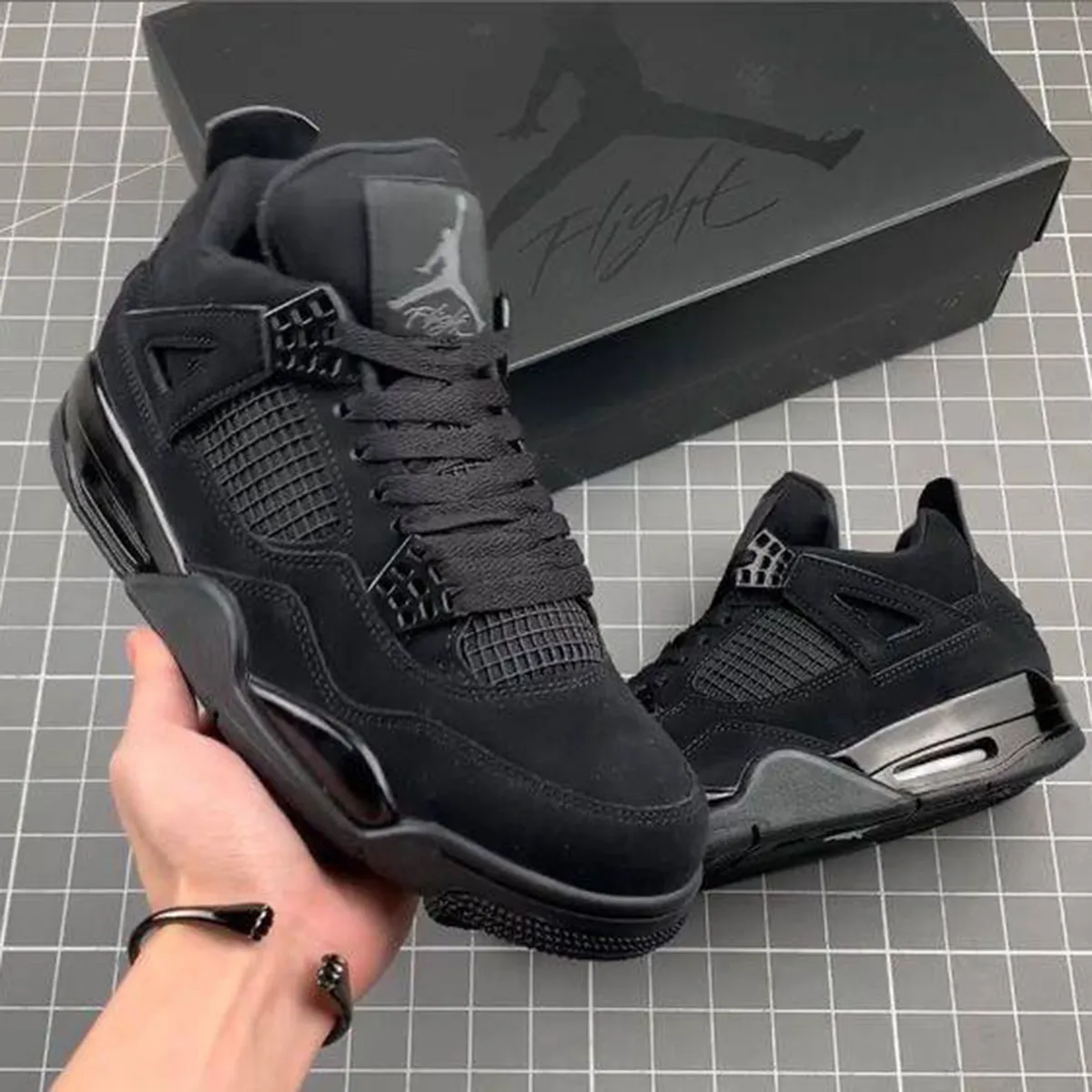 کفش ورزشی مردانه مشکی مدل jordan 4