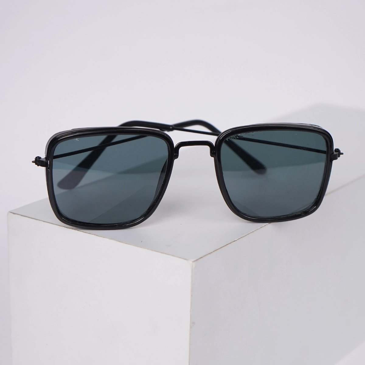 عینک آفتابی چهارگوش UV protection