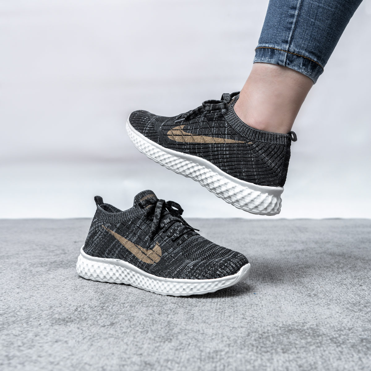 کفش ورزشی Nike زنانه مدل Minor