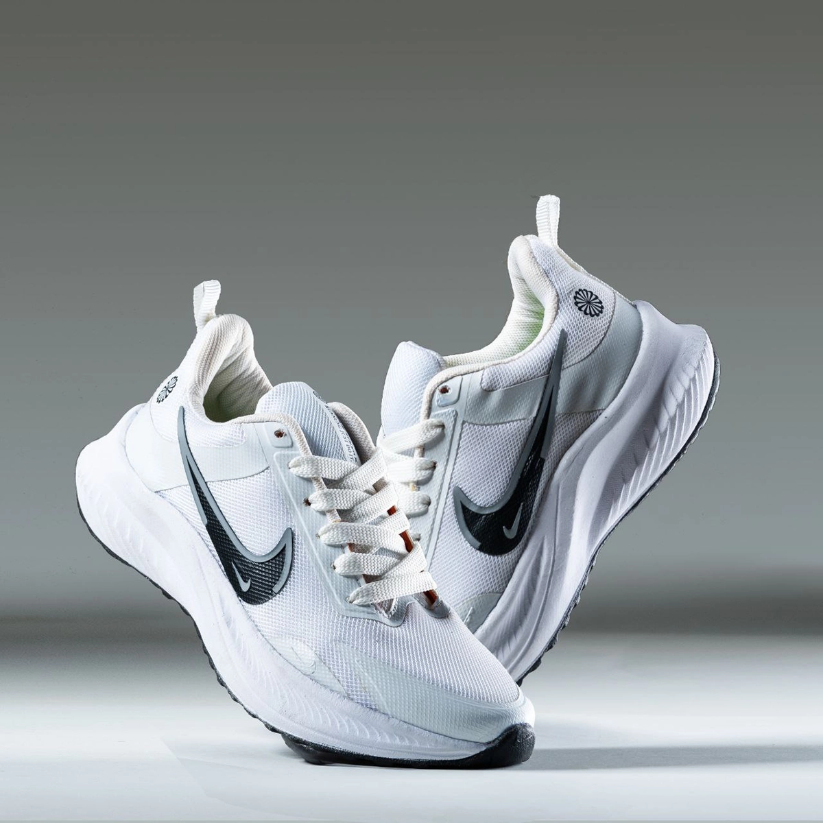 کفش ورزشی Nike زنانه سفید مدل Taban