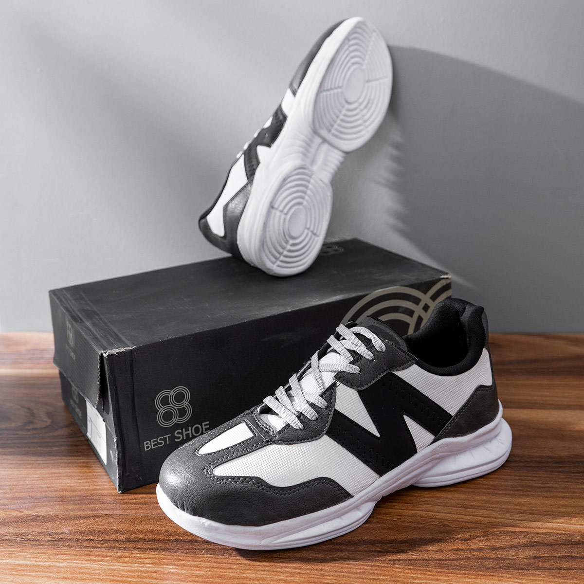کفش ورزشی New Balance مردانه مشکی سفید مدل Bret
