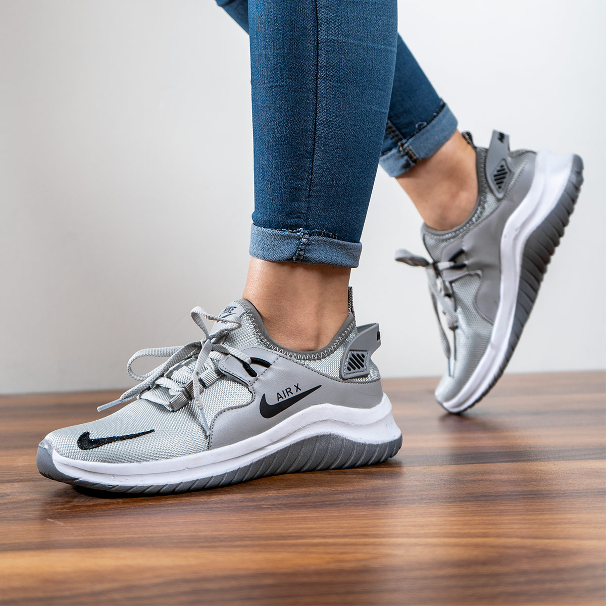 کفش ورزشی Nike دخترانه طوسی مدل Sarva