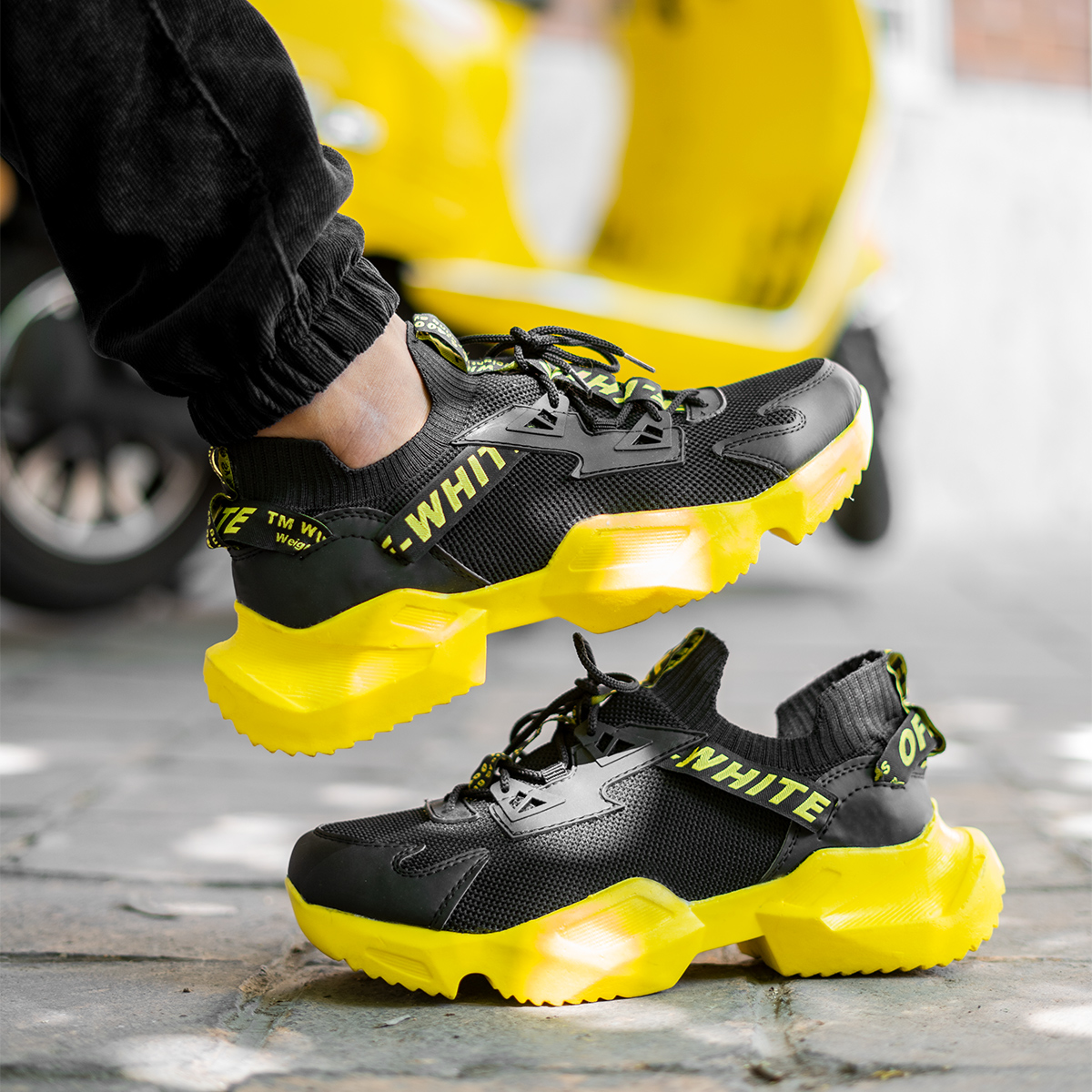 کفش ورزشی OFF WHITE مردانه مشکی زرد مدل Loka-