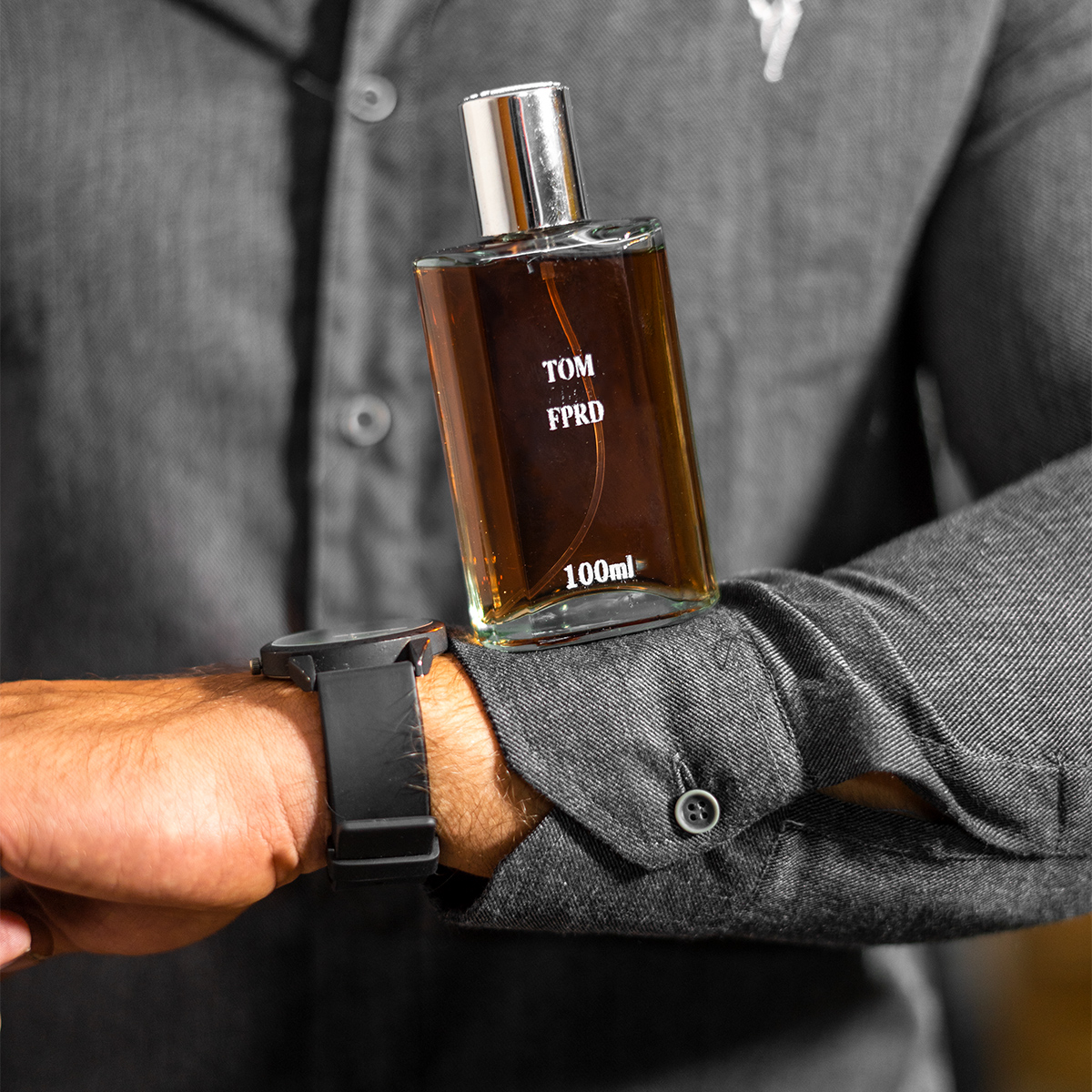 عطر مردانه Tom Ford مدل Tuscan Leather