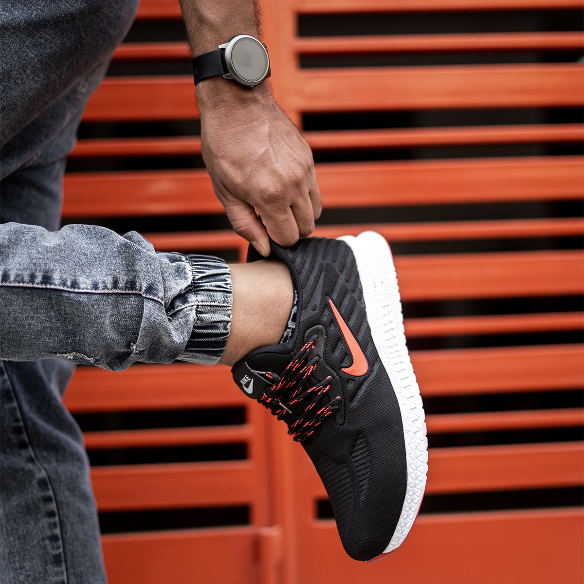 کفش ورزشی Nike مردانه مشکی قرمز مدل Roham