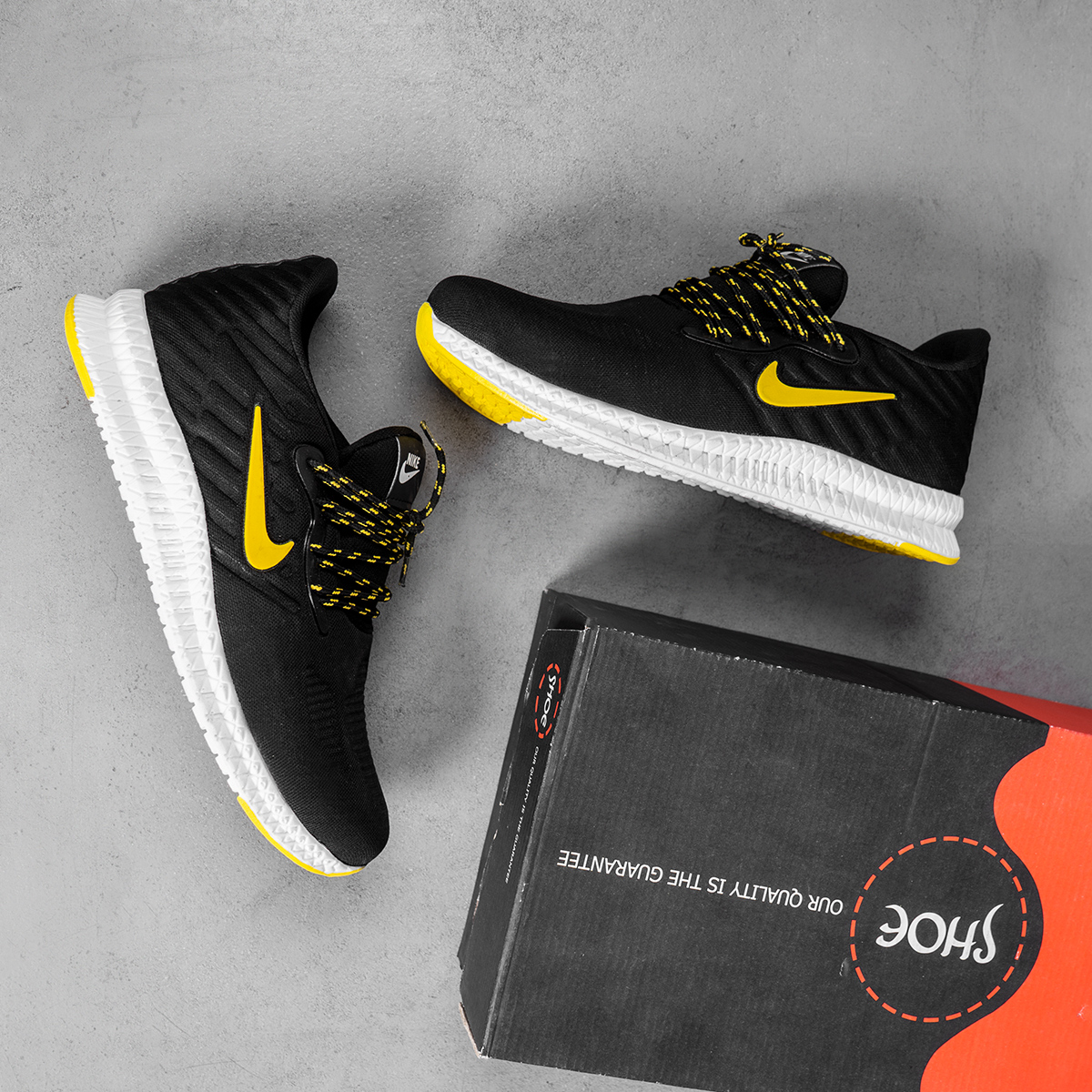 کفش ورزشی Nike مردانه مشکی زرد مدل Roham