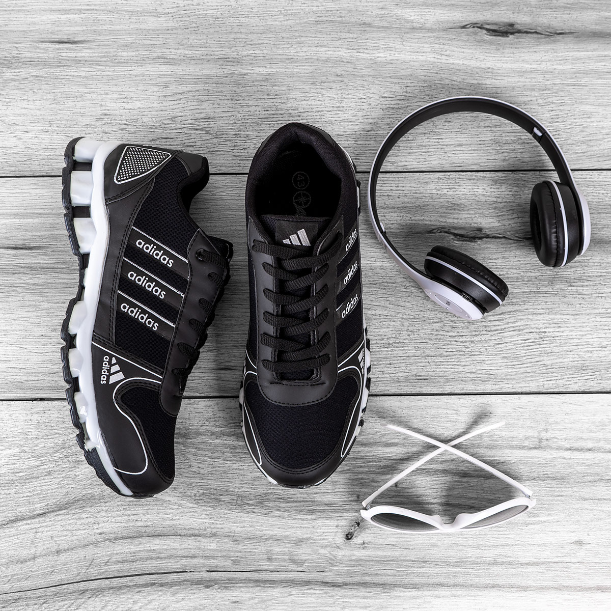 کفش ورزشی Adidas مردانه مشکی سفید مدل Artek