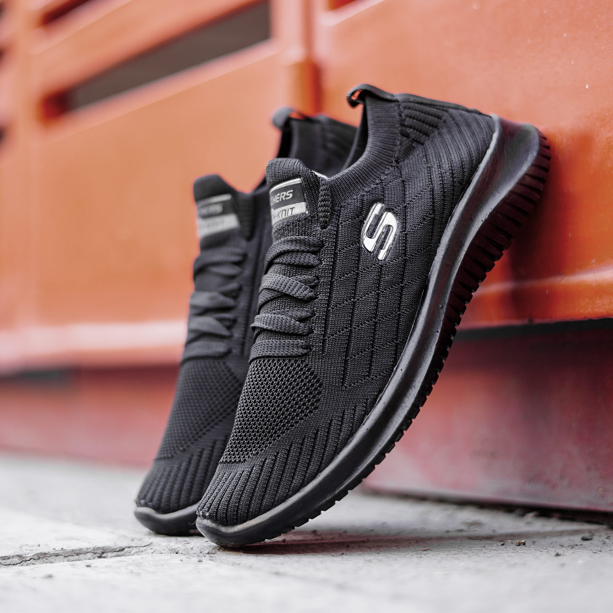 کفش ورزشی SKECHERS مشکی زنانه مدل Helena